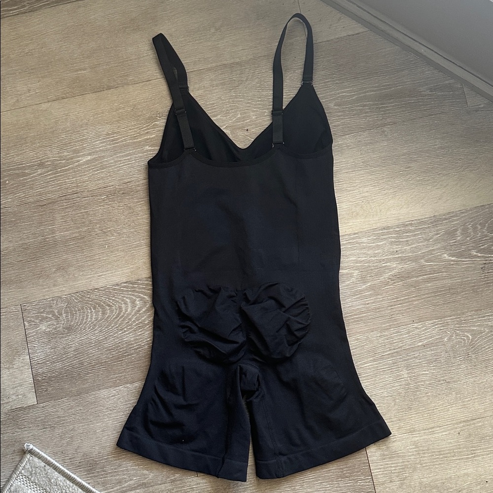 Cali Curves | Seamless Shapewear Bodysuit - Picture 7 of 8